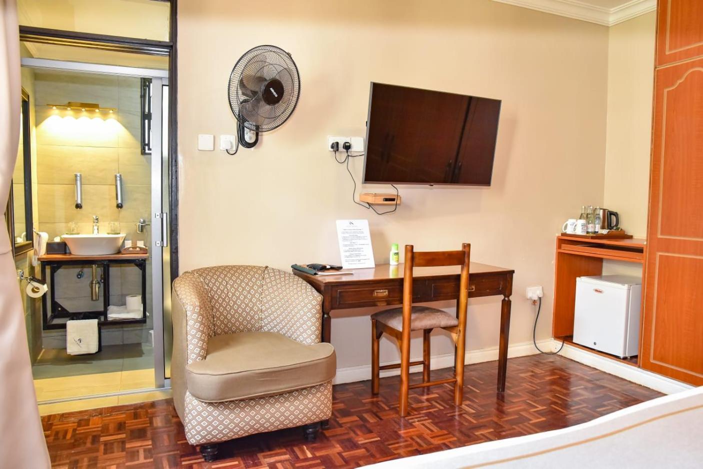 Cozy Stead Hotel Nairobi Exterior photo